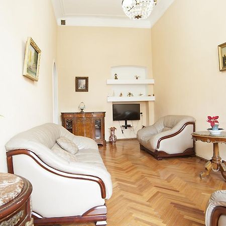 Apartment In Purtseladze Street 트빌리시 외부 사진