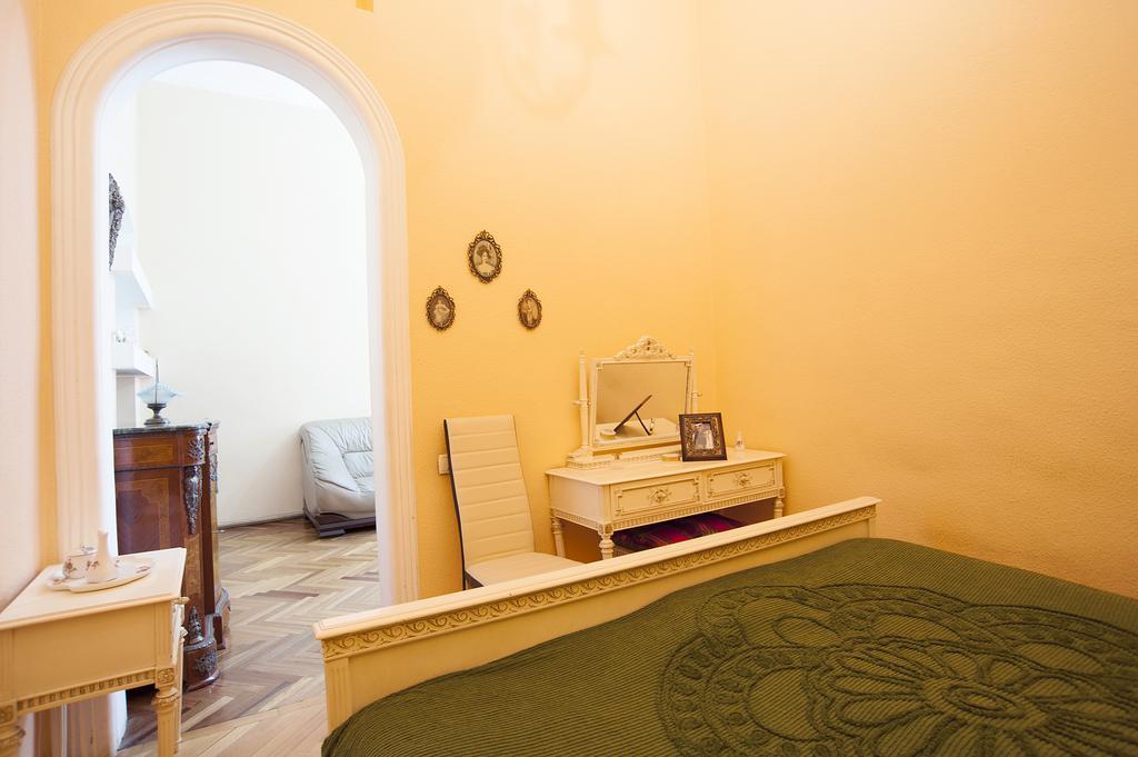 Apartment In Purtseladze Street 트빌리시 외부 사진